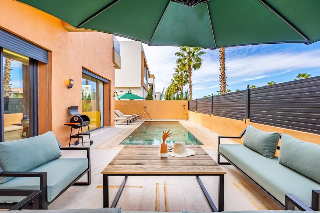 Terrasse villa avec piscine